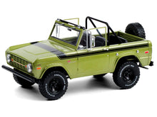 Load image into Gallery viewer, 1975 Ford Bronco Sport 1:18 Scale - Greenlight Diecast Model Car