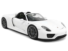 Load image into Gallery viewer, Porsche 918 Spyder 1:18 Scale - Welly Diecast Model Car (White/Roof Off)