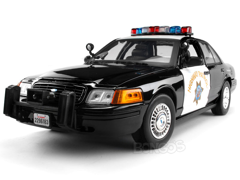 2001 Ford Crown Victoria Police Interceptor California Highway Patrol 1:18 Scale - MotorMax Diecast Model Car (B/W)