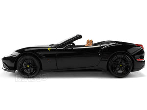 Ferrari California T "Signature Series" 1:18 Scale - Bburago Diecast Model Car (Black)