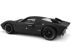 1966 Ford GT-40 (GT40) Mk II 1:18 Scale - Shelby Collectables Diecast Model Car (Matt Black)