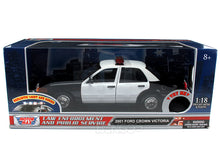 Load image into Gallery viewer, 2001 Ford Crown Victoria Police Interceptor &quot;Light &amp; Sound&quot; (Blank) 1:18 Scale - MotorMax Diecast Model Car (B/W)