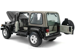 Jeep Wrangler TJ Safari 1:18 Scale - Maisto Diecast Model Car (Black)
