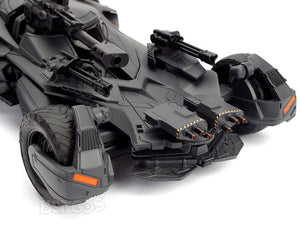 Batmobile - Justice League w/ Batman Figure 1:24 Scale - Jada Diecast Model