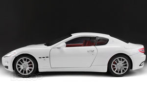 Maserati Granturismo (Gran Turismo) 1:18 Scale - MotorMax Diecast Model Car (White)