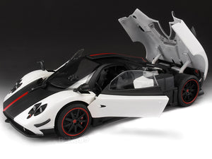 Pagani Zonda Cinque 1:18 Scale - MotorMax Diecast Model Car (White/Black)