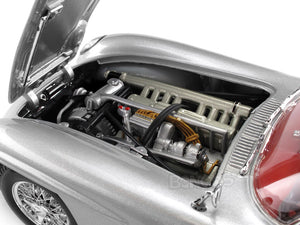 1955 Mercedes-Benz 300 SLR Uhlenhaut Coupe 1:18 Scale - Maisto Diecast Model Car (Silver)