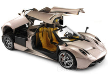 Load image into Gallery viewer, Pagani Huayra &quot;Platinum Collection&quot; 1:18 Scale - MotorMax Diecast Model Car (Pink)