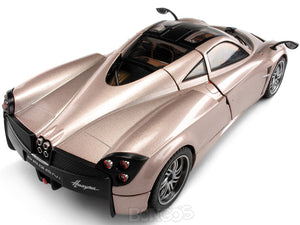 Pagani Huayra "Platinum Collection" 1:18 Scale - MotorMax Diecast Model Car (Pink)