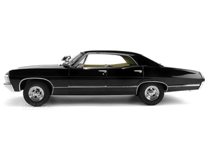 "Supernatural" 1967 Chevy Impala Sedan w/ Sam & Dean Figures 1:18 Scale - Greenlight Diecast Model