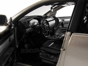 VW Touareg 1:18 Scale - Bburago Diecast Model Car